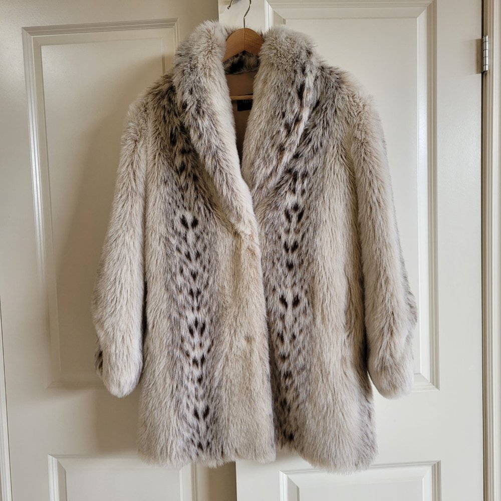 Women's Faux Fur Jacket in Animal Print - Size Medium from Monterey Fashions